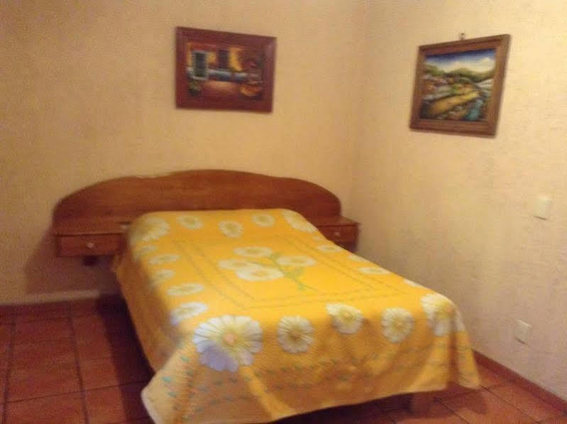 Hotel Casa Galena Morelia Buitenkant foto